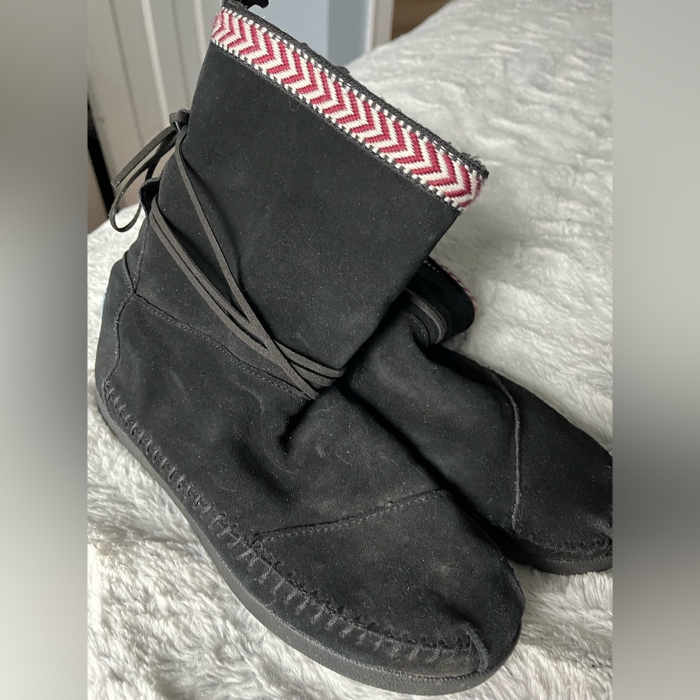 Tom’s moccasin boot Nepal 8.5